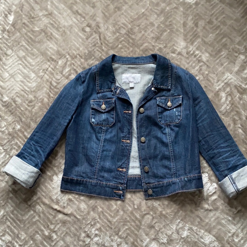 Old Navy Denim Jacket. Size medium. Very good condition.